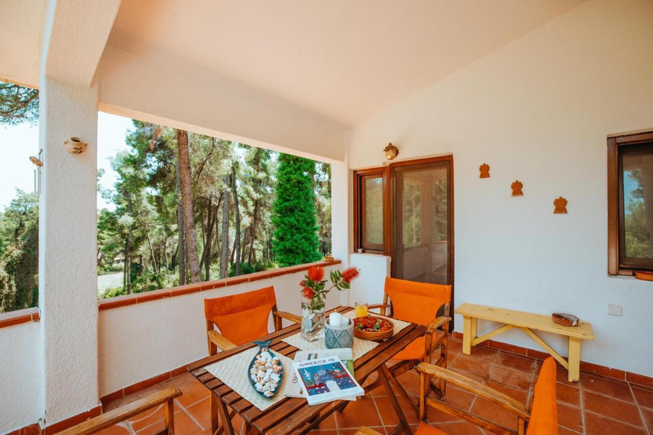 Beautiful Summerhouse In Sani'S Pine Forest Sani  Exteriör bild